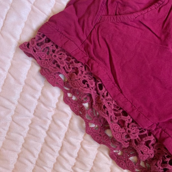 Burgundy shorts with elastic waist - Picture 2 of 3